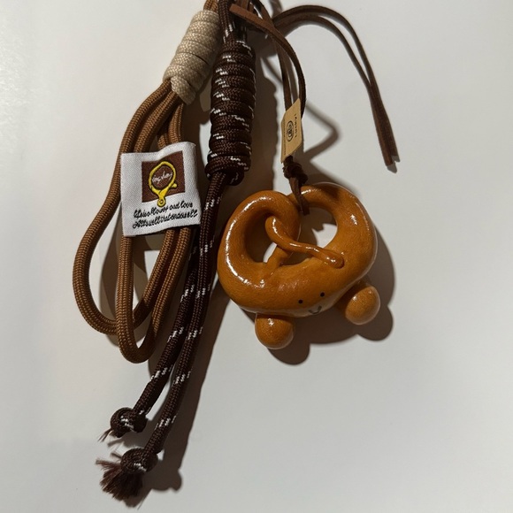 Braided Rope Bag Pendant High-grade Keychain Cute Bread Pendant Chocolate - Picture 2 of 5